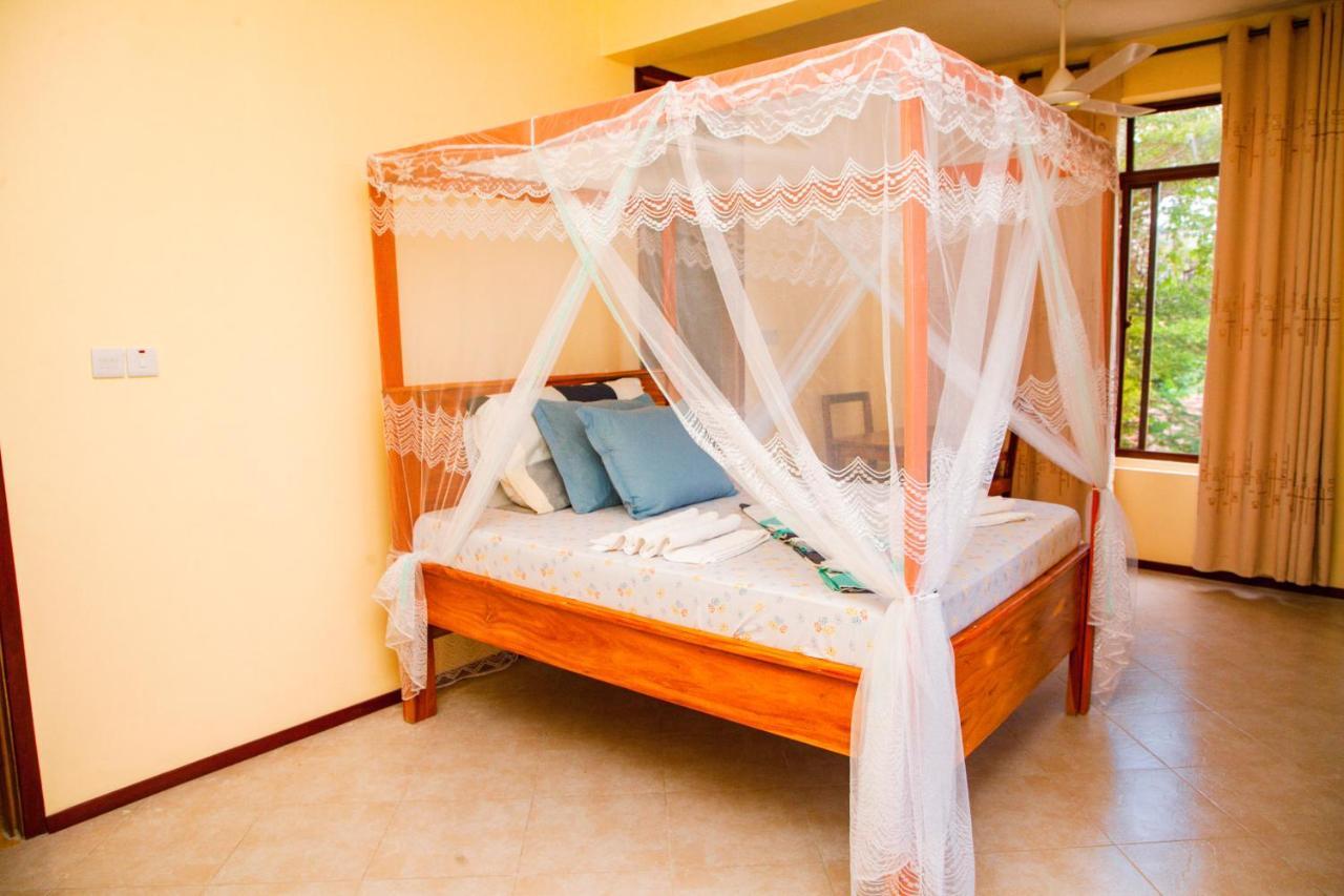 Mikoko Beach & Cottages Bagamoyo Buitenkant foto